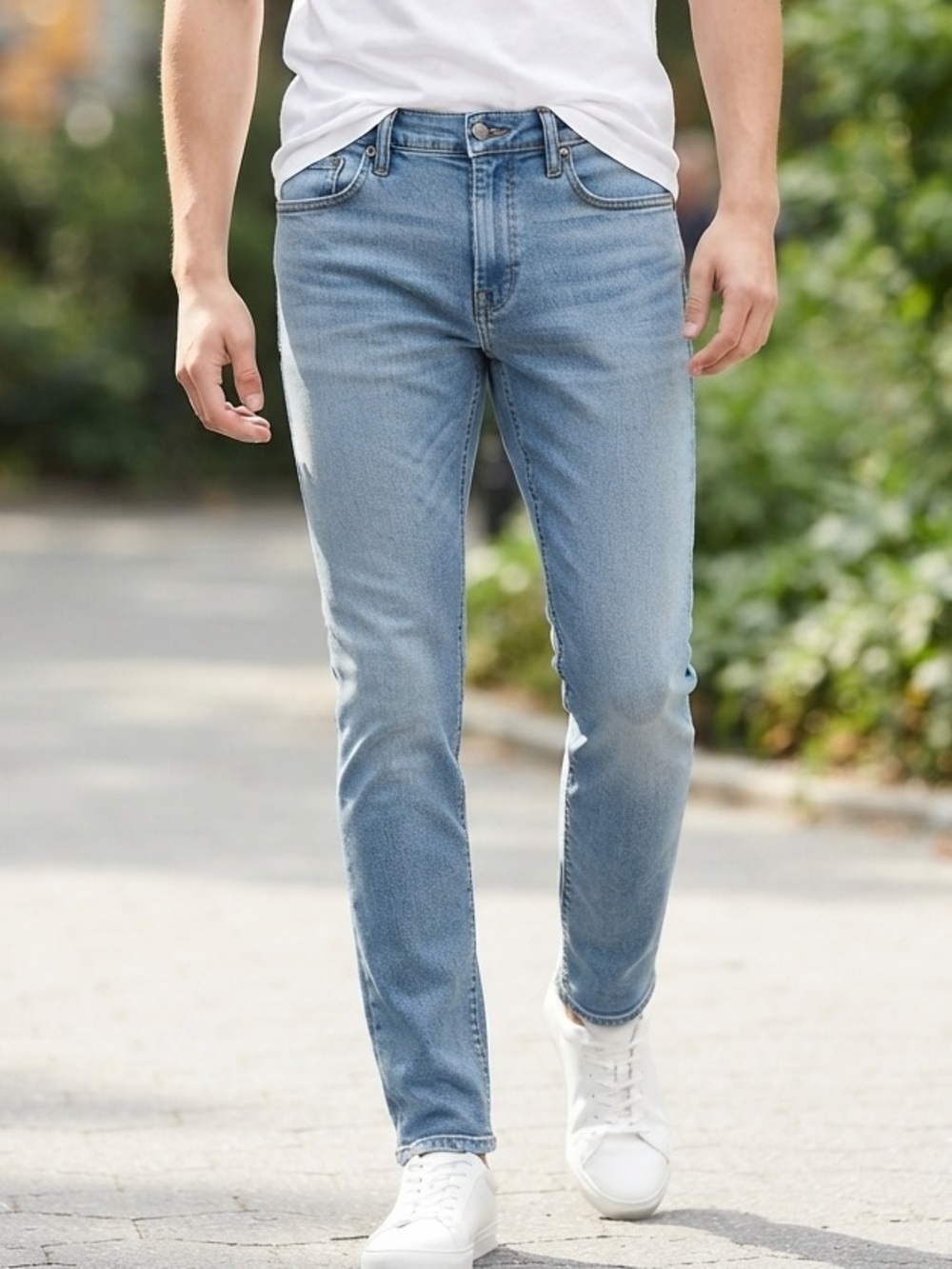 Gap Slim Soft Wear Jeans - Size 28x30 - Light Wash Denim